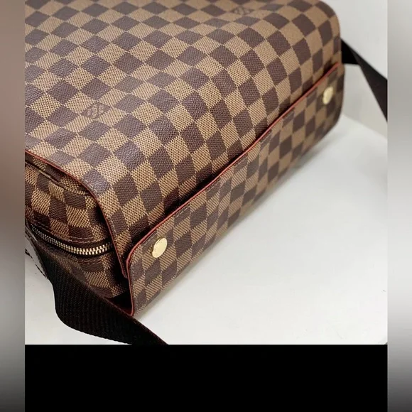 Authentic Louis Vuitton Damier Ebene Crossbody - Picture 10 of 15